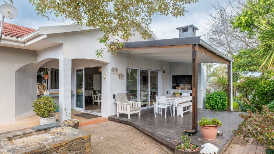 To Let 4 Bedroom Property for Rent in Denver Park Western Cape